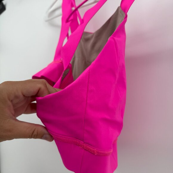Lululemon Strong at Heart Bra Medium Support, C/D Cup BRIGHT Highlight Pink - Picture 7 of 7